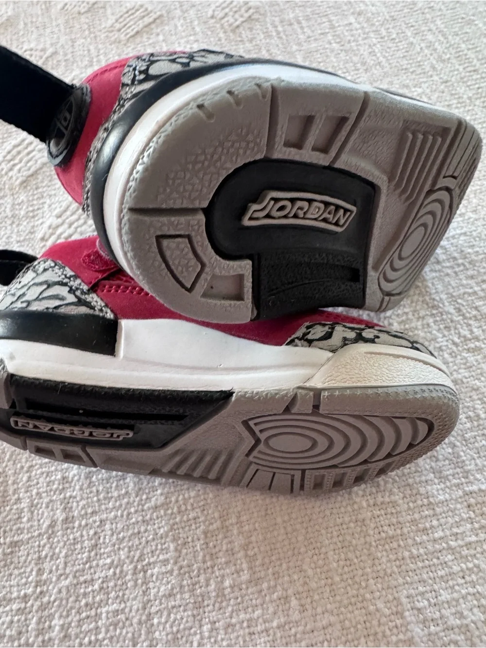 Jordan 3 Retro SE Fire Red SZ toddler 6C H2